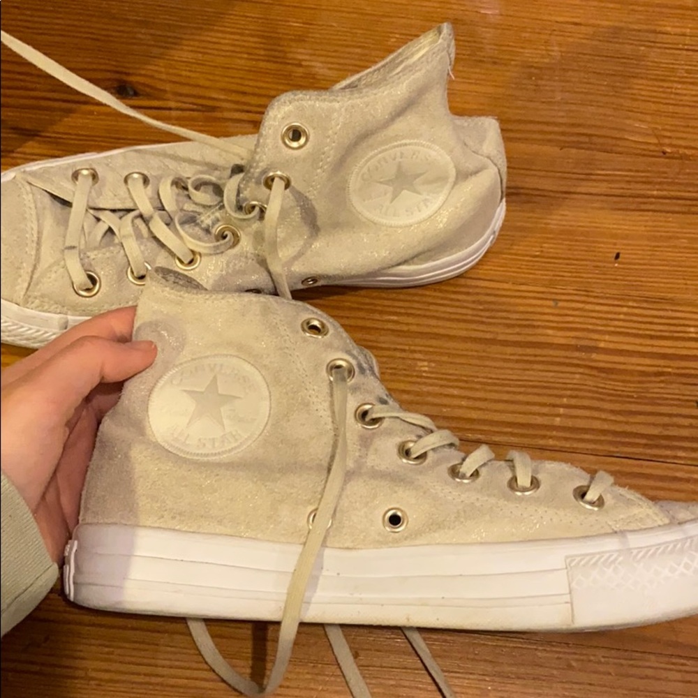 beige converse